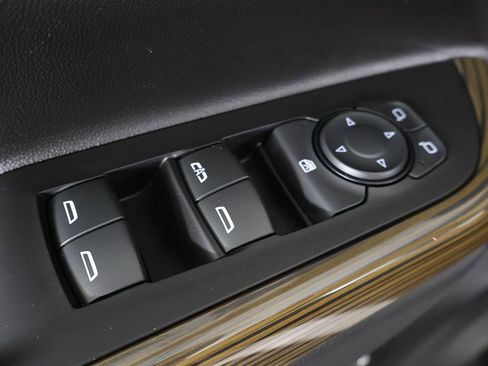 Used 2023 GMC Acadia SLE w/ Driver Convenience Package image 41