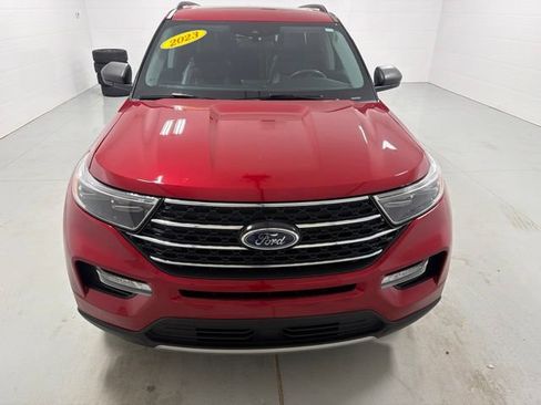 Used 2023 Ford Explorer XLT w/ Equipment Group 202A AWD/4WD image 3