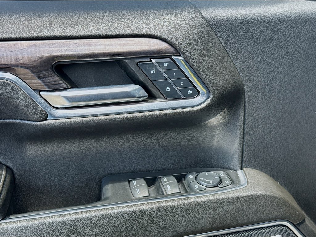 Used 2024 Chevrolet Silverado 1500 LTZ RWD image 16