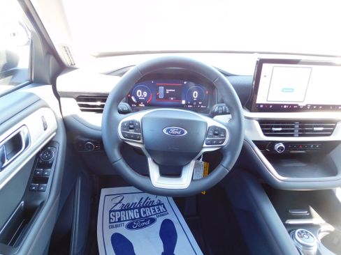 New 2025 Ford Explorer Active w/ Active Comfort Package image 18