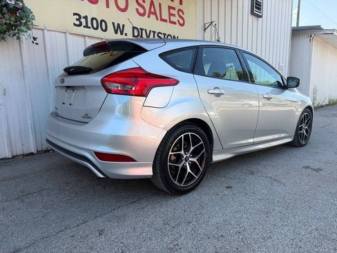Used 2015 Ford Focus SE w/ SE Sport Package FWD image 4