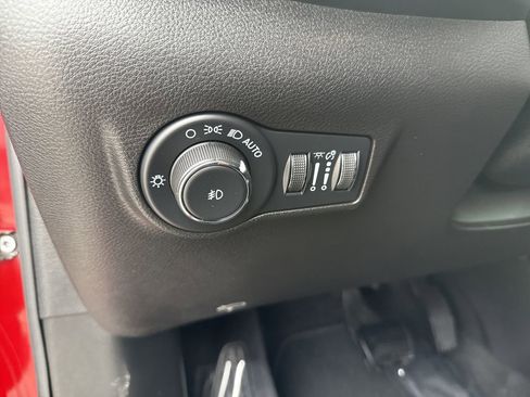 Used 2023 Jeep Compass Altitude image 31