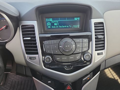 Used 2016 Chevrolet Cruze LS image 21