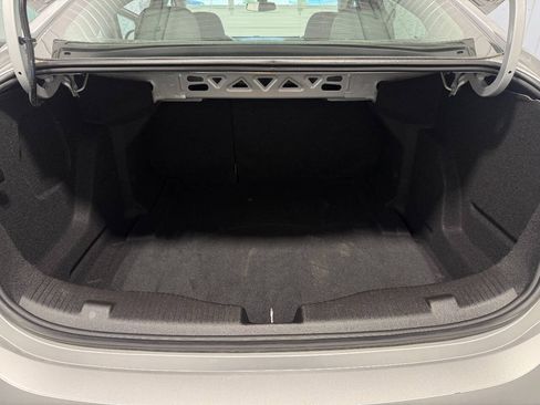 Used 2018 Chevrolet Cruze LT FWD image 13