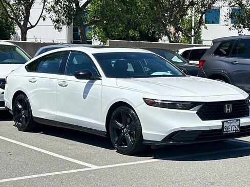 Used 2024 Honda Accord Sport image 2