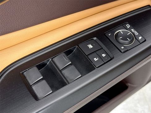 Used 2020 Lexus ES 350 Ultra Luxury w/ Accessory Package 2 FWD image 30