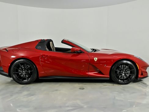 Used 2021 Ferrari 812 GTS image 14