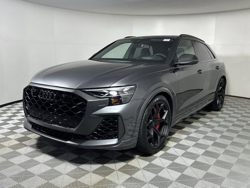 New 2026 Audi RS Q8 performance image 3