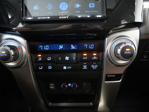 Used 2018 Toyota 4Runner Limited AWD/4WD image 23