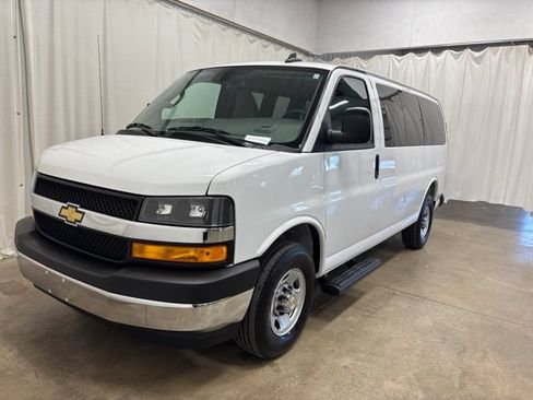 Used 2025 Chevrolet Express 2500 LT w/ LT Preferred Equipment Group RWD image 8