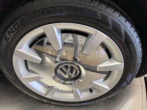 Used 2014 Volkswagen Beetle 2.5 image 33