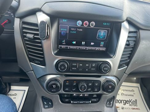 Used 2015 Chevrolet Suburban LT image 9