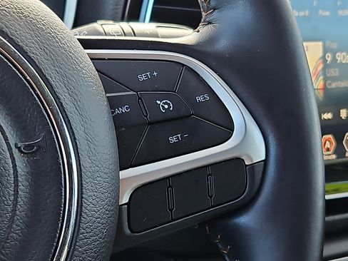 Used 2020 Jeep Compass Limited image 21