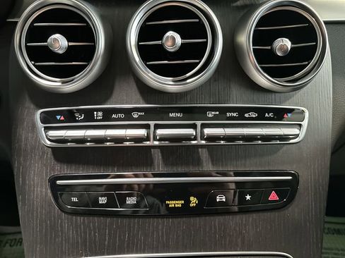 Used 2023 Mercedes-Benz GLC 300 4MATIC Coupe image 19