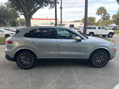 Used 2020 Porsche Cayenne image 5