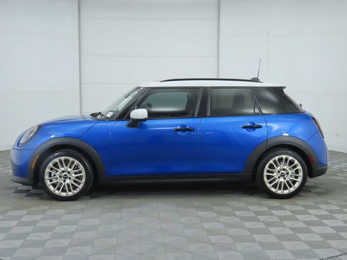 Used 2026 MINI Cooper 4-Door Hardtop FWD image 13