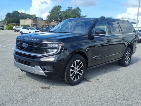 Used 2025 Ford Expedition Max Platinum AWD/4WD image 3