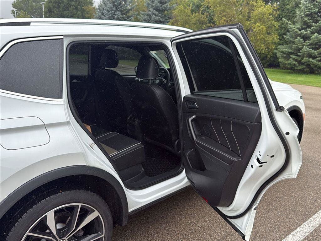 Used 2022 Volkswagen Tiguan SEL R-Line AWD/4WD image 17