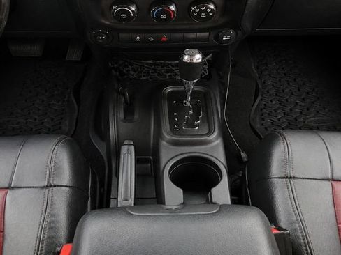 Used 2012 Jeep Wrangler Unlimited Sport AWD/4WD image 15