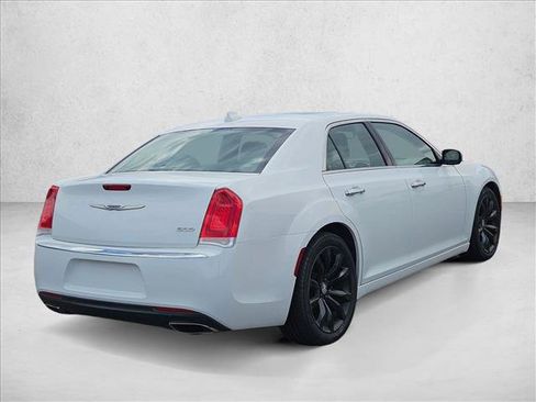 Used 2020 Chrysler 300 Limited RWD image 5