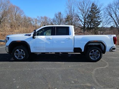 New 2026 GMC Sierra 2500 SLE w/ SLE Value Package; image 2