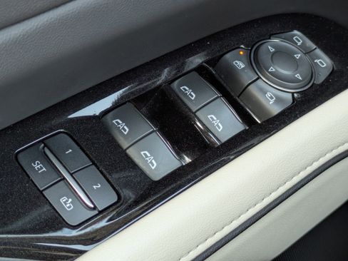 Certified 2022 Cadillac Escalade Sport w/ Touring Package image 25