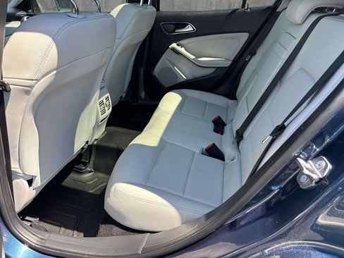 Used 2019 Mercedes-Benz GLA 250 4MATIC image 12
