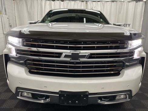 Used 2019 Chevrolet Silverado 1500 High Country w/ Technology Package AWD/4WD image 5