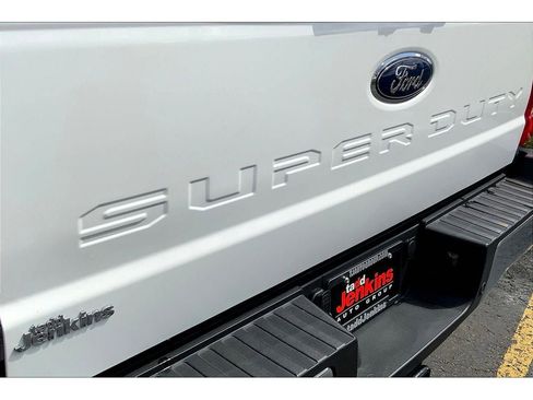 Used 2024 Ford F350 Lariat image 7