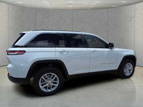 New 2026 Jeep Grand Cherokee Laredo X RWD image 4