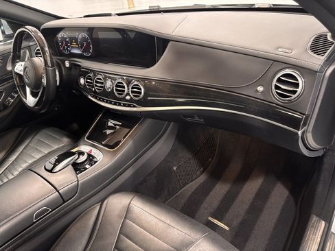Used 2020 Mercedes-Benz S 560 4MATIC Sedan image 16