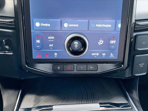 Certified 2022 Ford F150 Lightning Platinum image 32