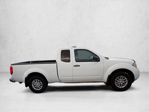 Used 2018 Nissan Frontier SV image 4