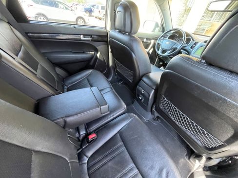 Used 2014 Kia Sorento SX w/ 3rd Row Package image 29