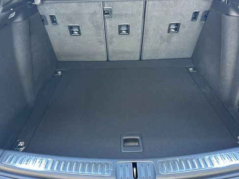 New 2026 Porsche Macan image 17