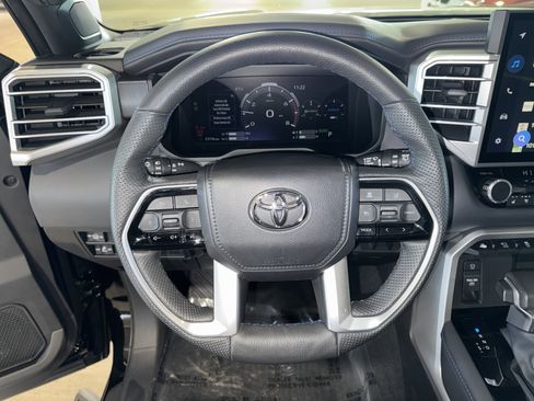 Used 2025 Toyota Sequoia Platinum image 21