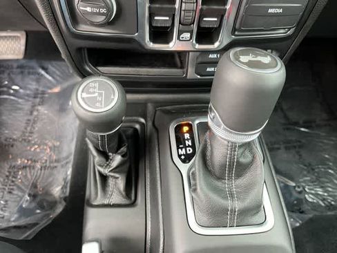 New 2024 Jeep Wrangler Sahara w/ Technology Group image 20