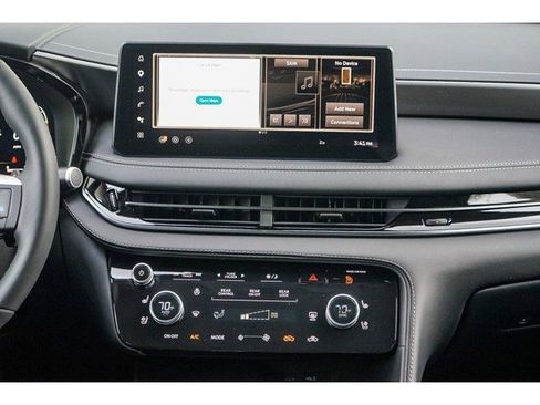 New 2026 INFINITI QX60 Luxe image 15