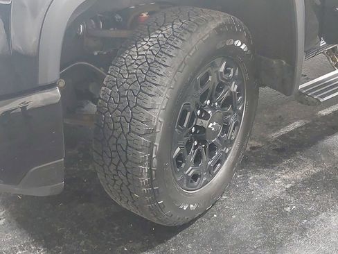 Used 2024 Chevrolet Silverado 3500 High Country w/ High Country Premium Package image 34