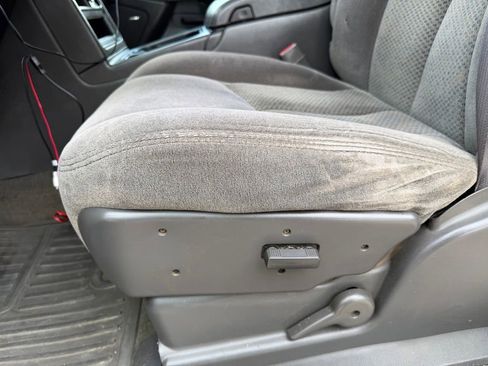 Used 2006 Chevrolet Silverado 2500 LT w/ Skid Plate Package AWD/4WD image 14