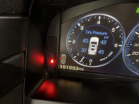 Used 2015 Cadillac Escalade Premium AWD/4WD image 13