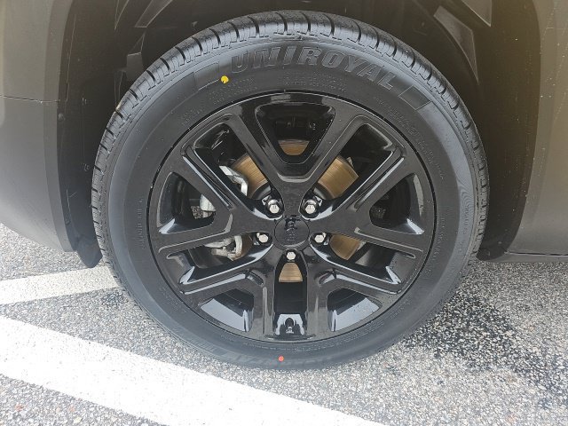 Used 2018 Jeep Renegade Altitude w/ UConnect 8.4 Nav Group FWD image 10