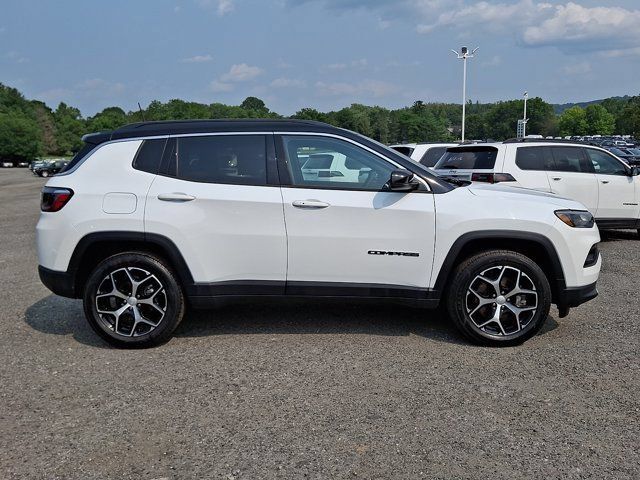 Certified 2024 Jeep Compass Limited AWD/4WD image 9