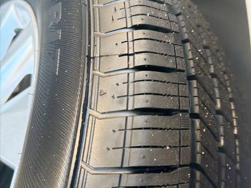 Used 2018 Kia Sedona LX image 13