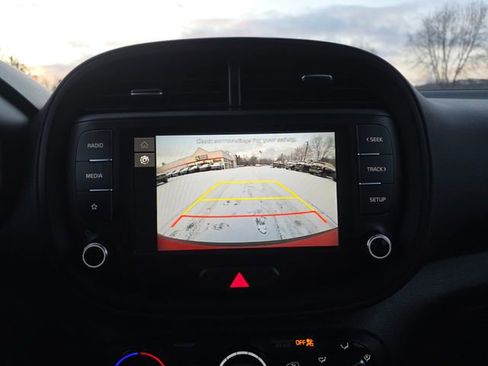 Certified 2025 Kia Soul LX w/ LX Technology Package image 27