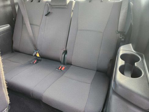 Used 2023 Toyota Highlander LE FWD image 30
