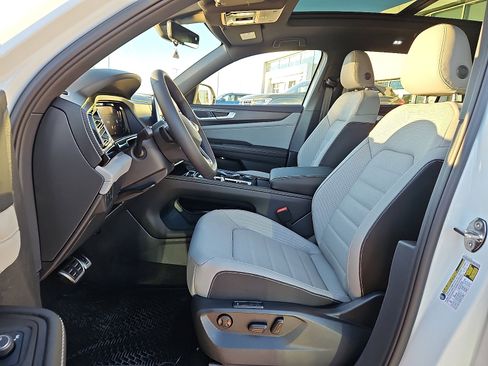 New 2026 Volkswagen Atlas Cross Sport SEL R-Line image 10