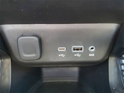 Used 2021 Chevrolet TrailBlazer LS image 29