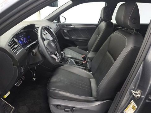 Used 2023 Volkswagen Tiguan SE R-Line image 6