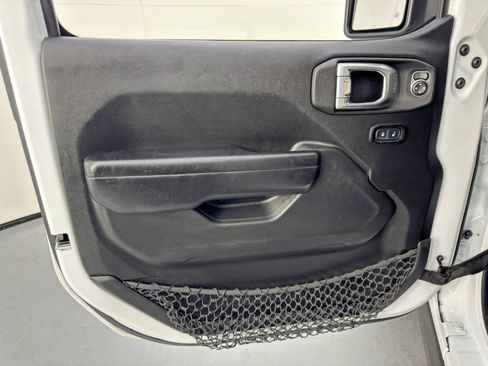 Used 2021 Jeep Wrangler Unlimited Sport image 37